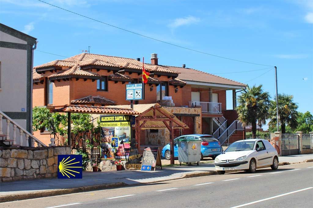 Albergue Santa Ana San Martin del Camino Luaran gambar