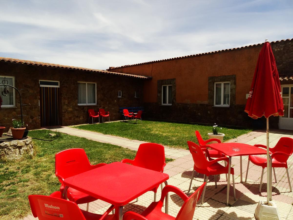 Albergue Santa Ana San Martin del Camino Luaran gambar